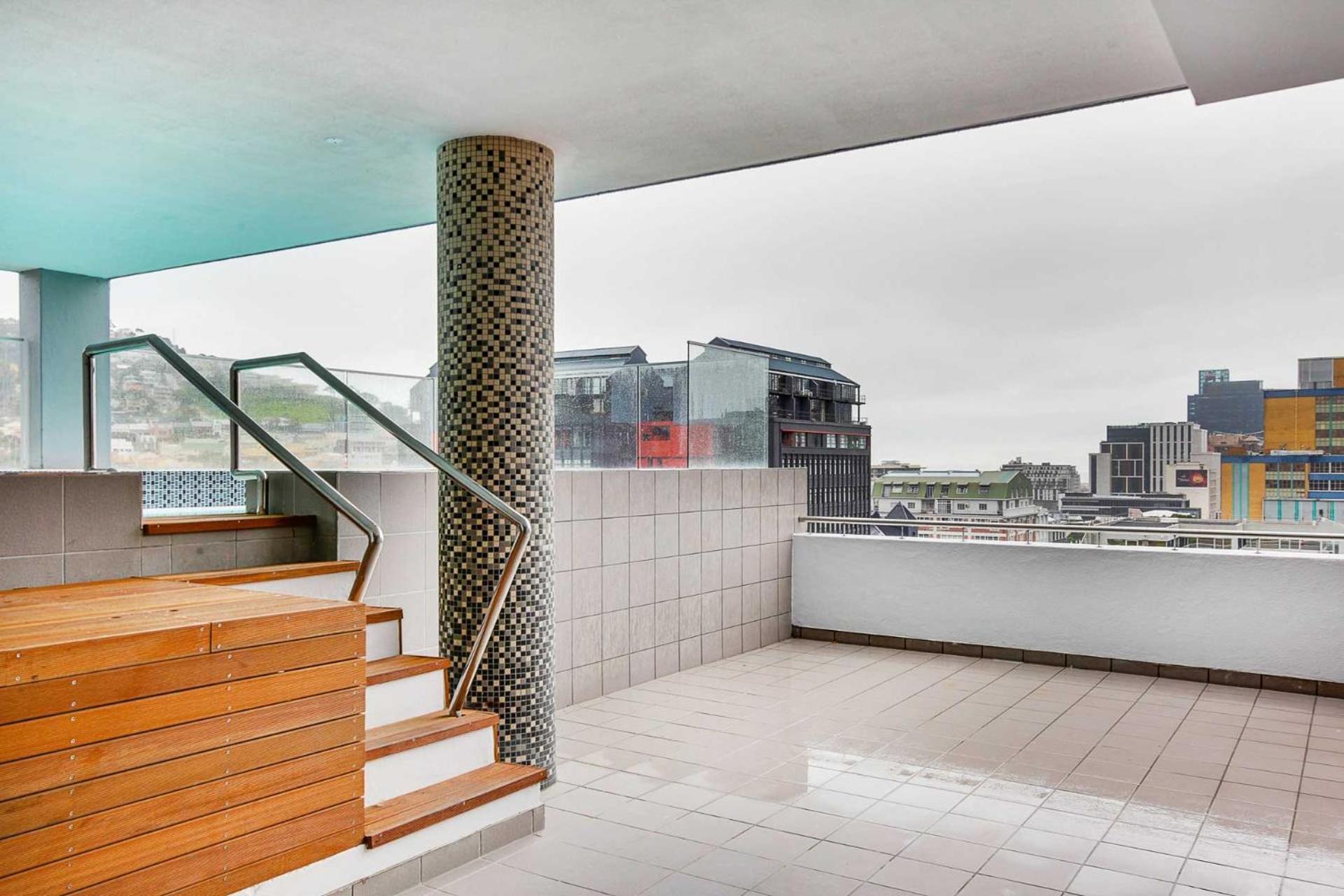 Apartment Backup-powered Elegant Balcony *