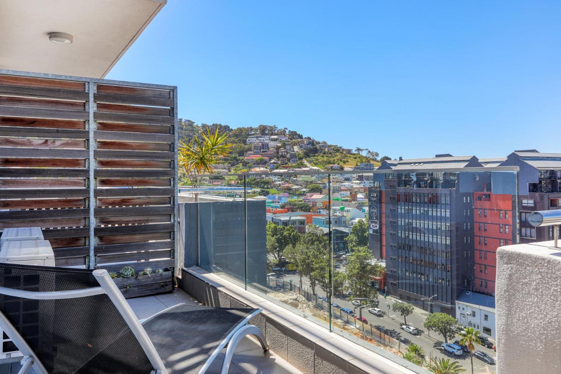 Apartment Backup-powered Elegant Balcony