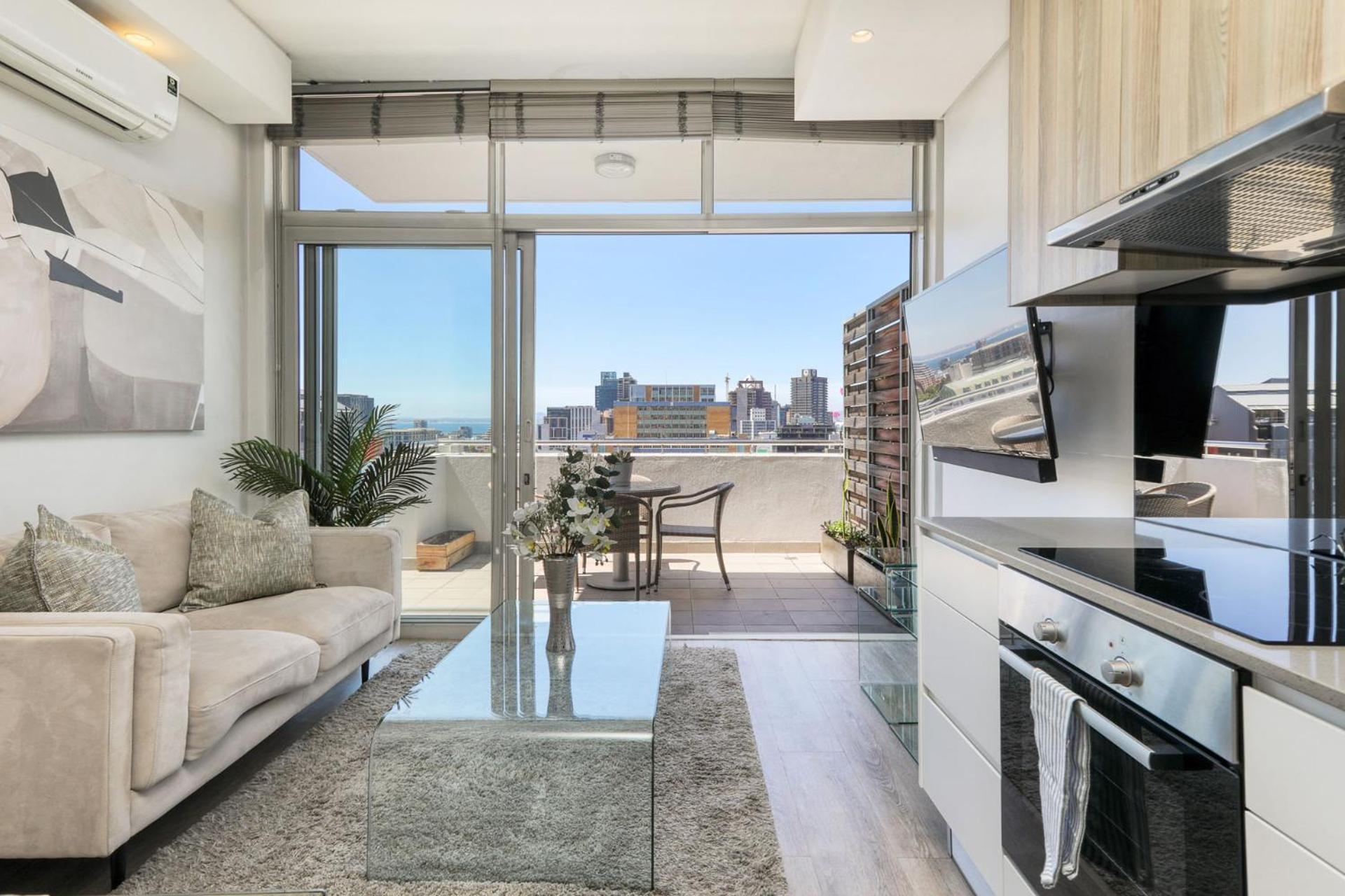 Backup-powered Elegant Balcony Apartment *