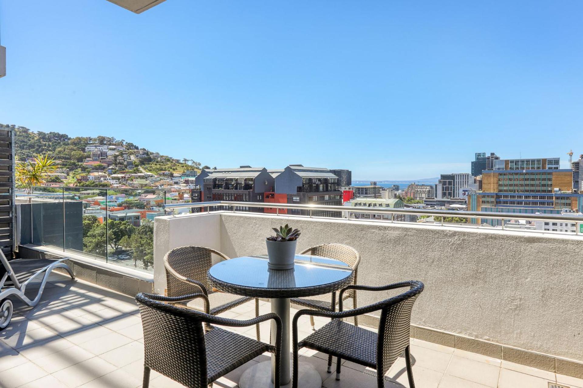 Apartment Backup-powered Elegant Balcony *